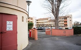les calanques - parking - 600m plage